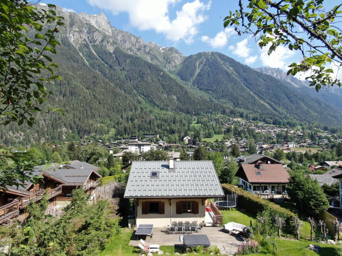 Chamonix Large Chalet, Sleeps 12, 200M2, 5 Bedroom, 4 Bathroom, Garden, Jacuzzi, Sauna Exterior photo